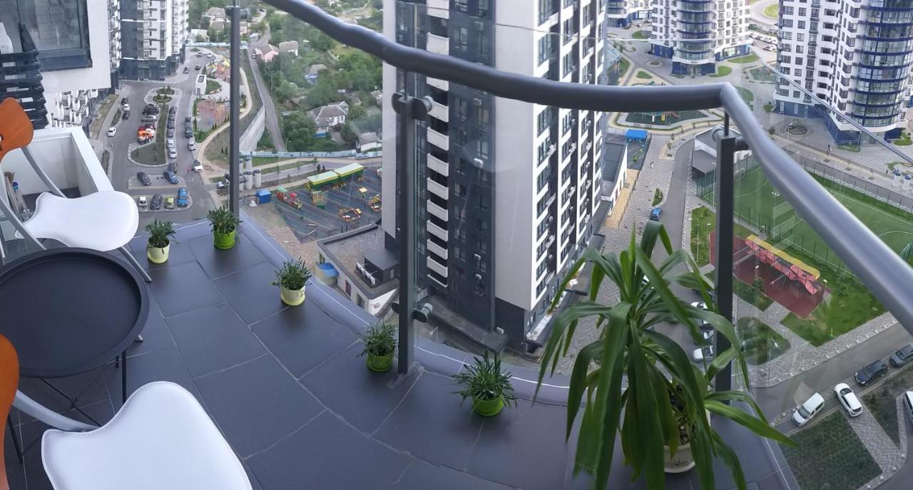 Красивая Квартира С Шикарным Видом У Метро Apartment Kiev Luaran gambar